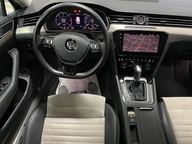 VOLKSWAGEN PASSAT 2018
